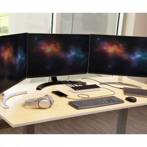 StarTech.com Triple Monitor 4K USB-C Dock with 5x USB 3.0 Ports