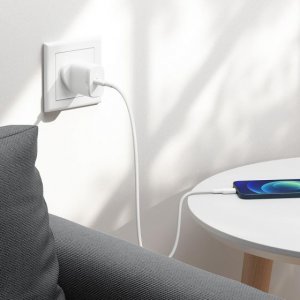 ALOGIC WCG2X32-UK mobile device charger White Indoor