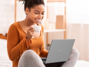 Acer Swift 1 SF114-34 14 inch Laptop - (Intel Pentium N6000, 4GB, 256GB SSD, Full HD Display, Windows 11, Silver)