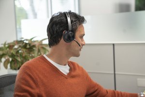 Poly Voyager Focus 2 USB-A Headset