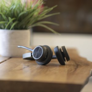Poly Voyager 4320 USB-C Headset +BT700 dongle