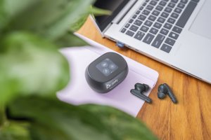 HP Poly Voyager Free 60+ UC Carbon Black Earbuds +BT700 USB-C Adapter +Touchscreen Charge Case