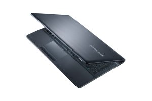 Samsung ATIV NP270E5E Intel® Celeron® 847 Laptop 39.6 cm (15.6") 4 GB DDR3-SDRAM 500 GB HDD Windows 8 Black