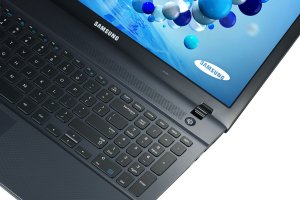 Samsung ATIV NP270E5E Intel® Celeron® 847 Laptop 39.6 cm (15.6") 4 GB DDR3-SDRAM 500 GB HDD Windows 8 Black