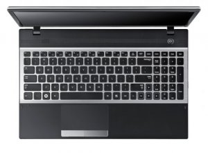 Samsung 3 NP300V5A Intel® Pentium® B950 39.6 cm (15.6") HD 6 GB DDR3-SDRAM 750 GB HDD Windows 7 Home Premium Silver