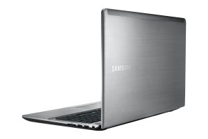 Samsung ATIV NP470R5E Intel® Core™ i5 i5-3230M Laptop 39.6 cm (15.6") 8 GB DDR3-SDRAM 1 TB HDD AMD Radeon HD 8750M Windows 8 Metallic